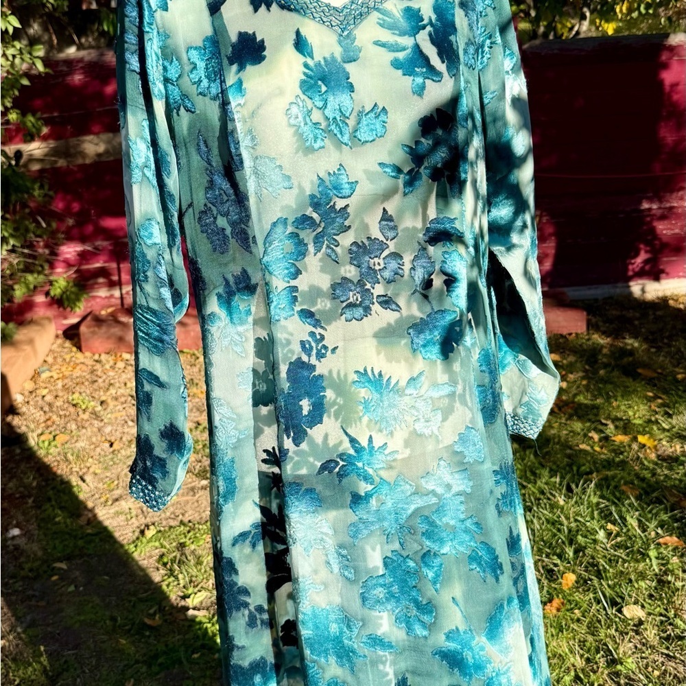 Vintage Velvet Burnout with Daring Side- Slits - Picture 8 of 9